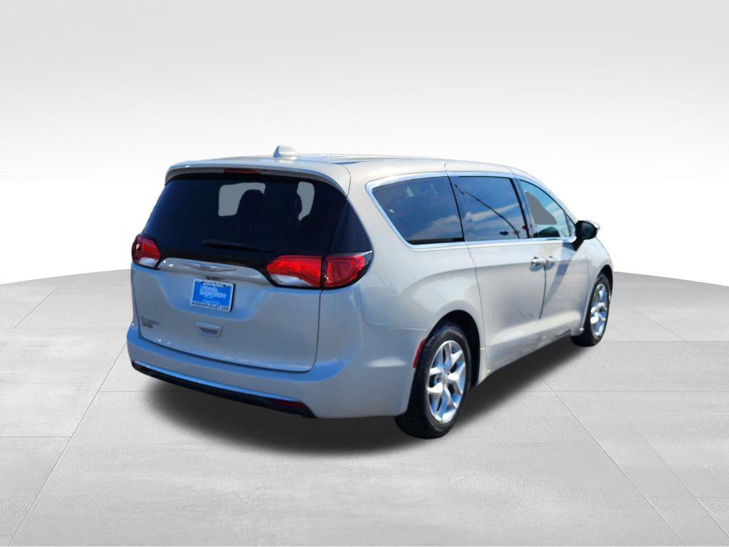 used 2017 Chrysler Pacifica car, priced at $10,034