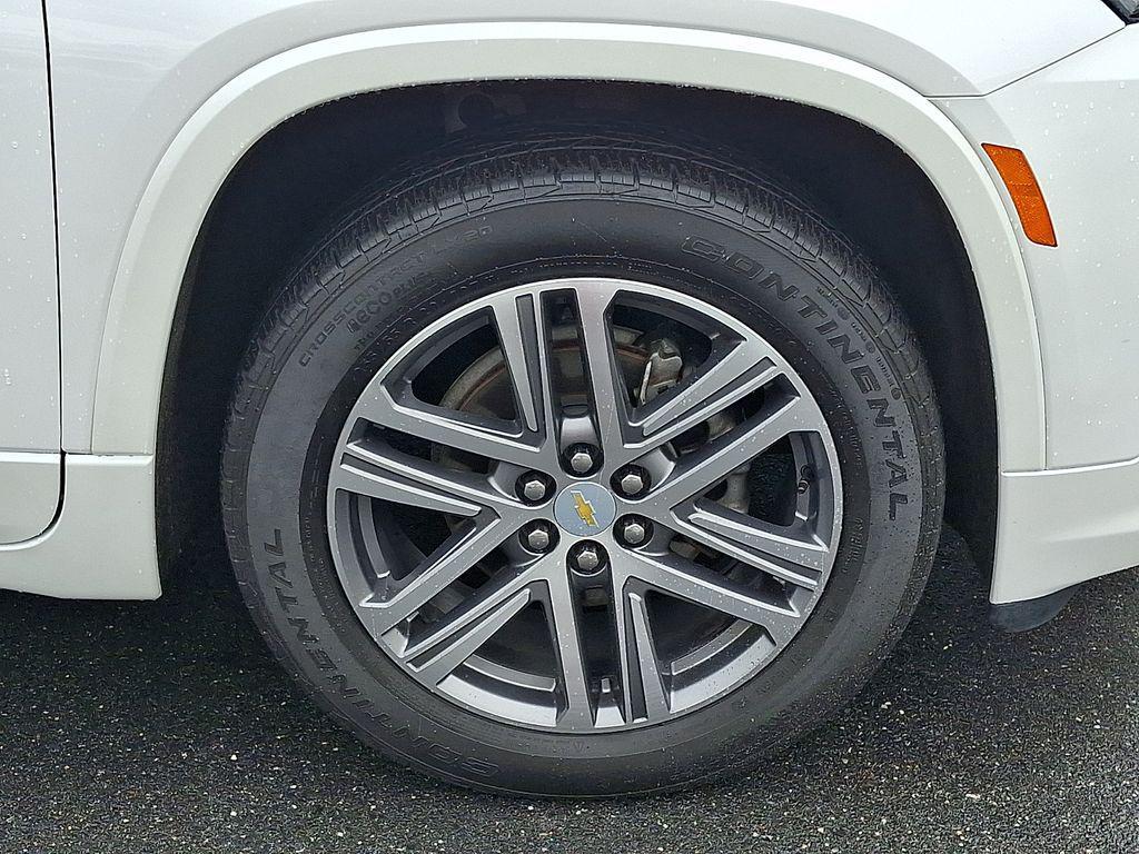 used 2023 Chevrolet Traverse car, priced at $32,371