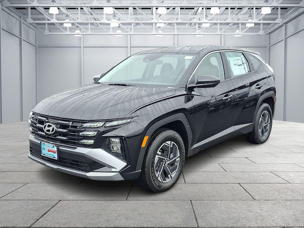 new 2026 Hyundai TUCSON Hybrid car, priced at $34,525