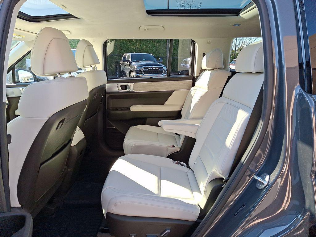 used 2024 Hyundai Santa Fe car, priced at $39,975