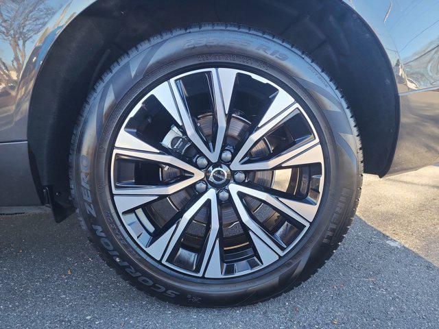 used 2025 Volvo XC60 car, priced at $34,895
