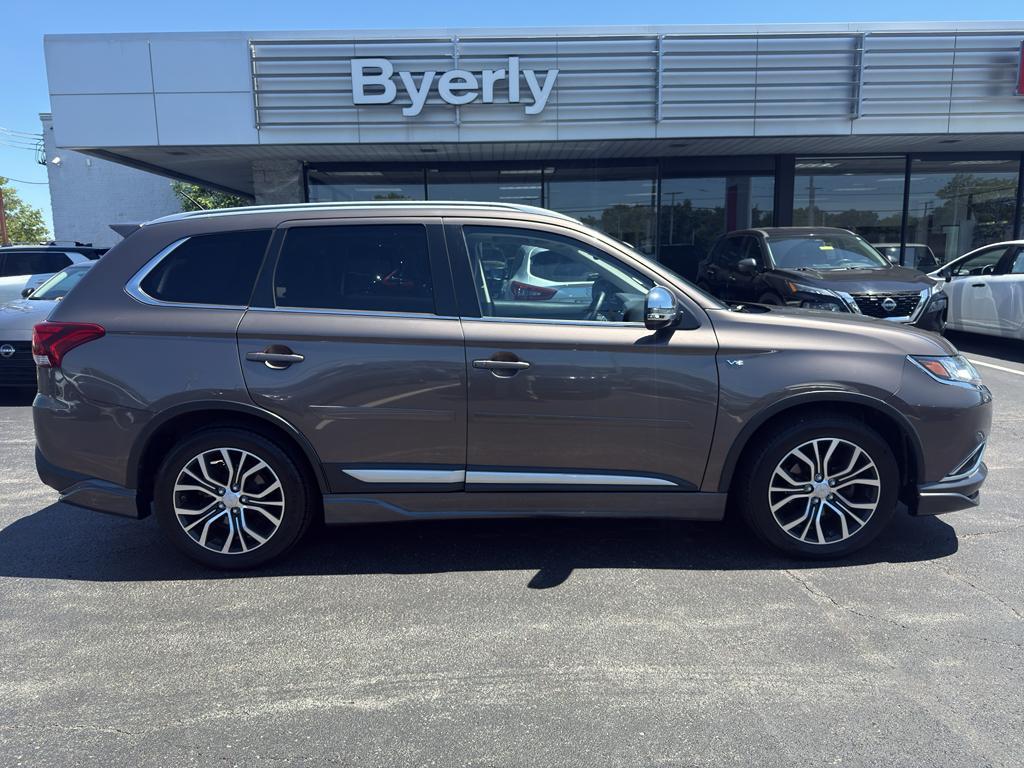 used 2016 Mitsubishi Outlander car, priced at $11,995