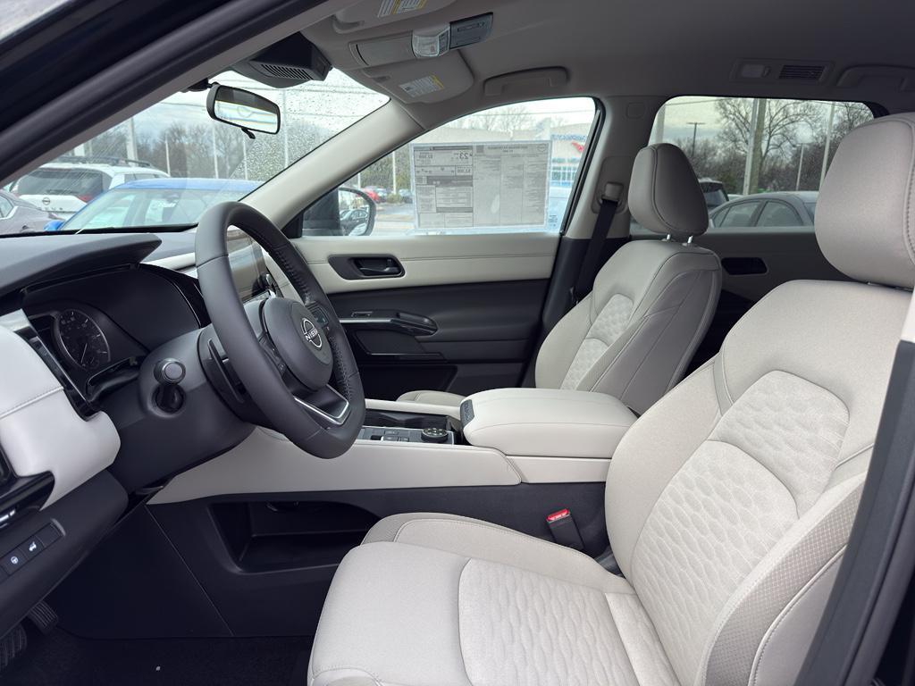 new 2025 Nissan Pathfinder car, priced at $40,395