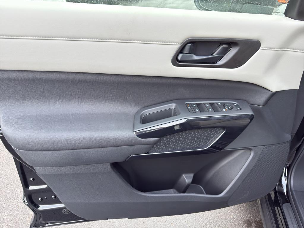 new 2025 Nissan Pathfinder car, priced at $40,395
