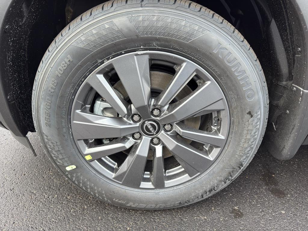 new 2025 Nissan Pathfinder car, priced at $40,395