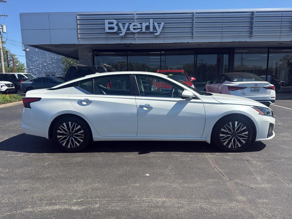 used 2023 Nissan Altima car, priced at $18,995