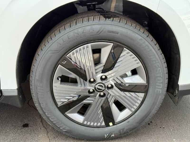 new 2025 Nissan Murano car, priced at $45,291