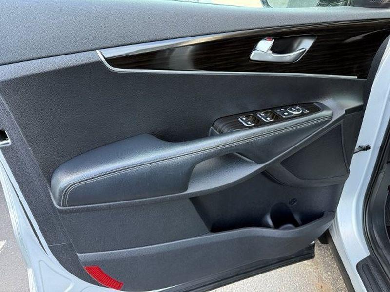 used 2020 Kia Sorento car, priced at $12,890