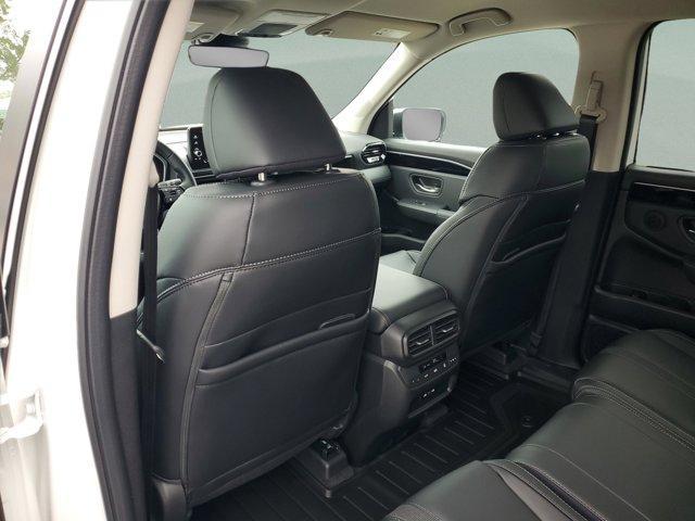 new 2025 Honda Pilot car, priced at $44,695