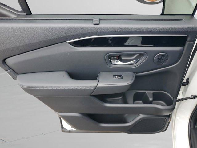 new 2025 Honda Pilot car, priced at $44,695