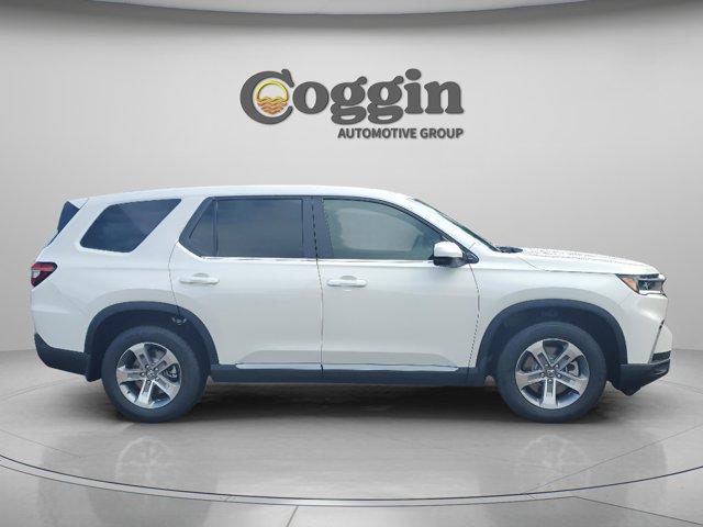 new 2025 Honda Pilot car, priced at $44,695