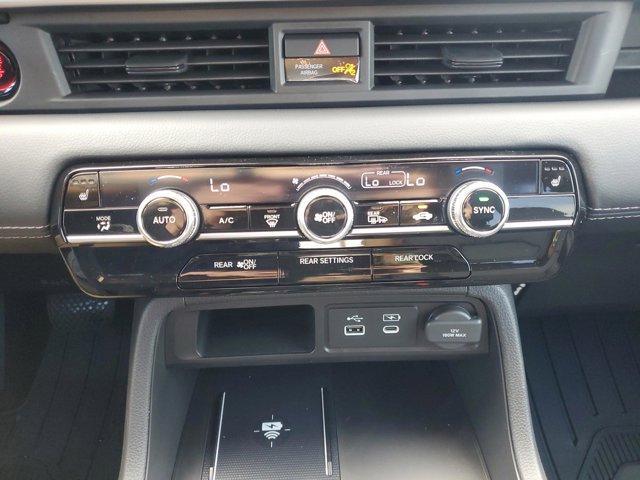 new 2025 Honda Pilot car, priced at $44,695