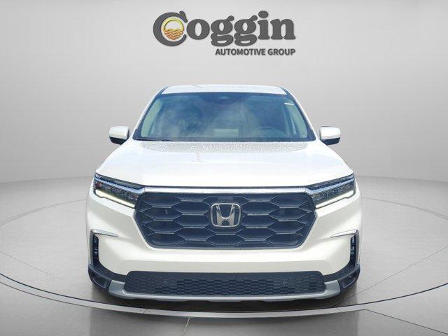 new 2025 Honda Pilot car, priced at $44,695