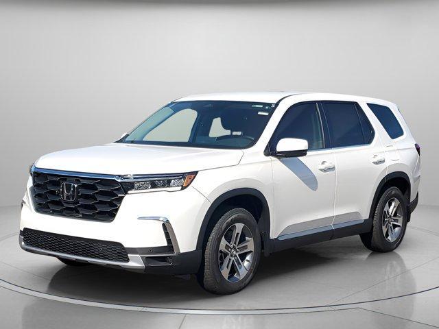 new 2025 Honda Pilot car, priced at $44,055