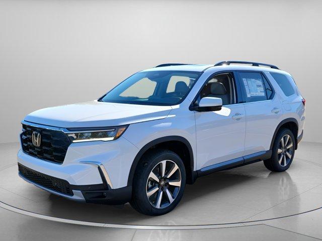 new 2025 Honda Pilot car, priced at $47,703