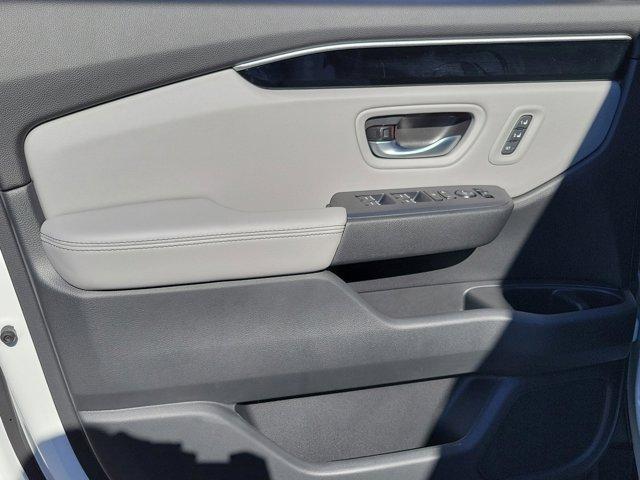 new 2025 Honda Pilot car, priced at $47,703