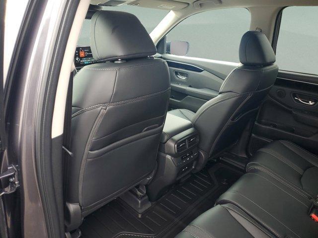 new 2025 Honda Pilot car, priced at $44,268