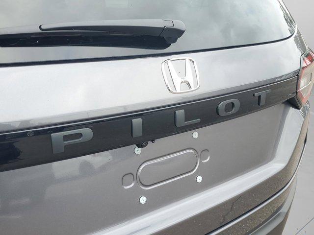 new 2025 Honda Pilot car, priced at $44,268