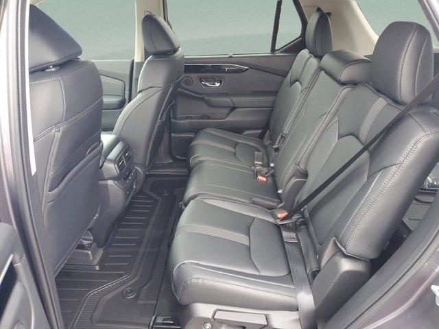 new 2025 Honda Pilot car, priced at $44,268