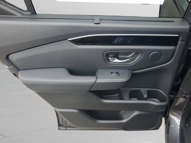 new 2025 Honda Pilot car, priced at $44,268