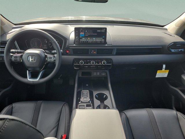 new 2025 Honda Pilot car, priced at $44,815