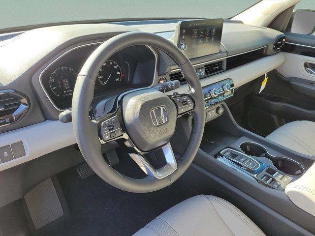 new 2025 Honda Pilot car, priced at $42,725