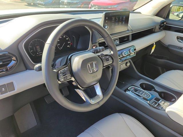new 2025 Honda Pilot car, priced at $42,725