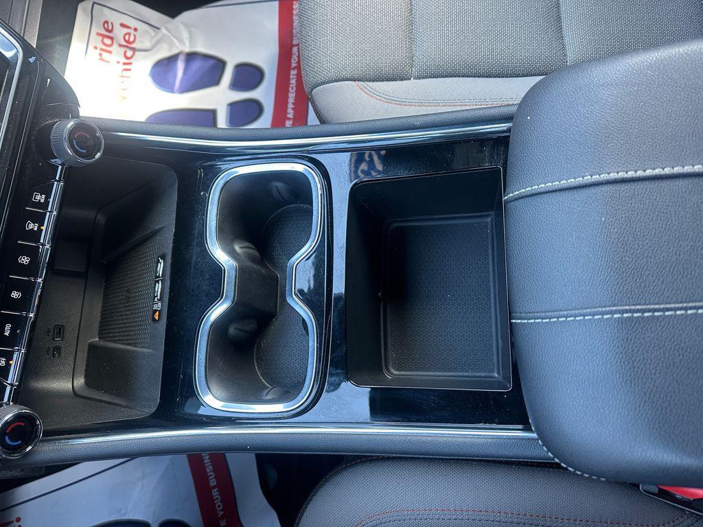 used 2025 Chevrolet Traverse car, priced at $36,399