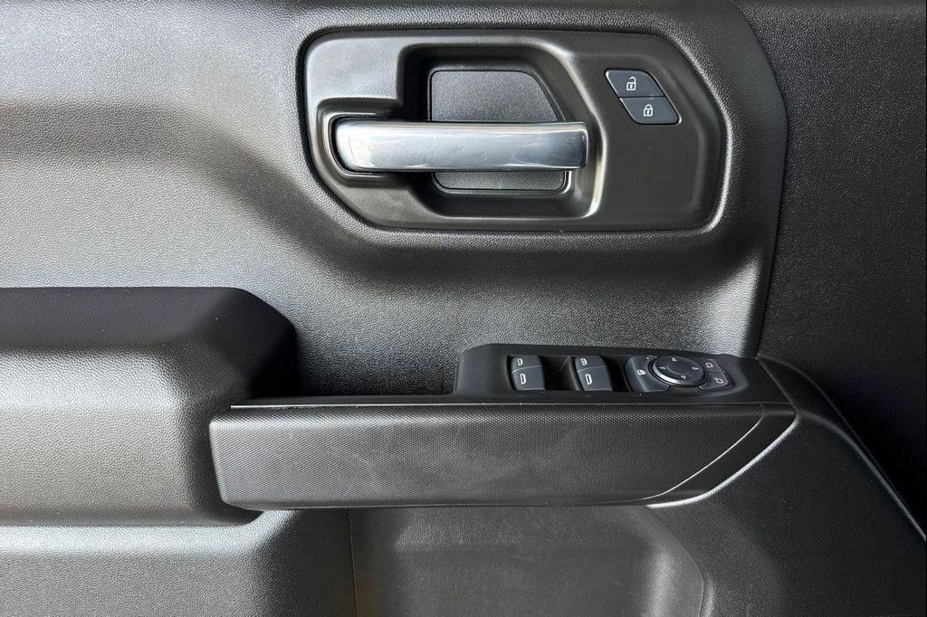 used 2025 Chevrolet Silverado 1500 car, priced at $32,975