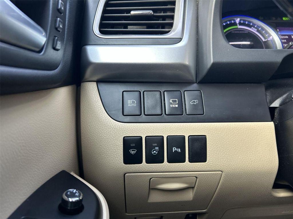 used 2019 Toyota Highlander Hybrid car, priced at $24,500