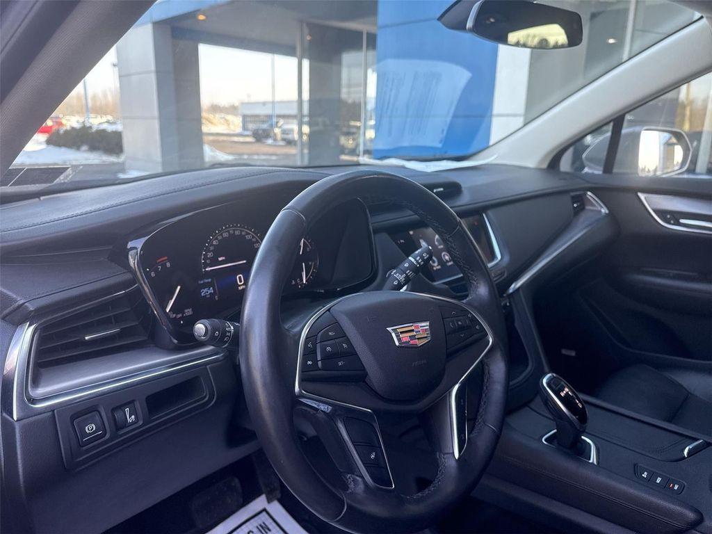 used 2017 Cadillac XT5 car, priced at $19,500