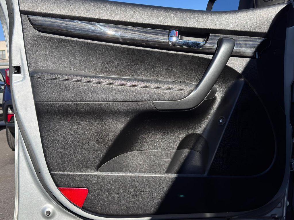 used 2012 Kia Sorento car, priced at $5,895