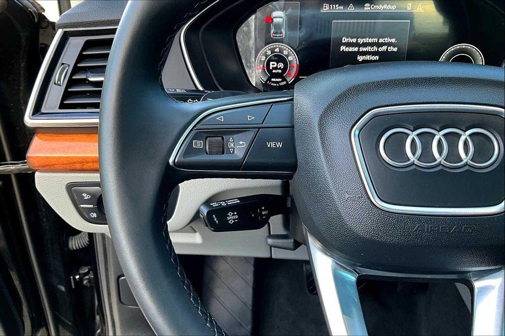 2022 Mythos Black Metallic Audi Q5