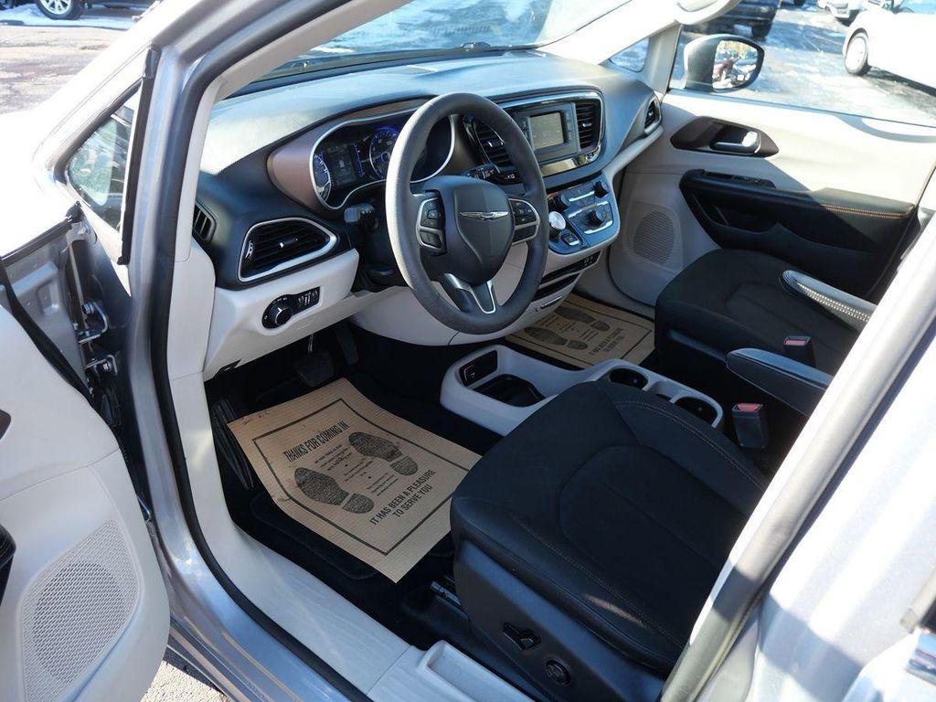 used 2017 Chrysler Pacifica car, priced at $15,995