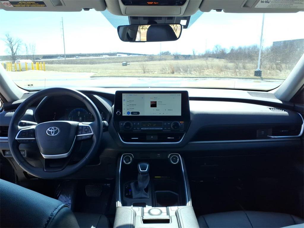 used 2025 Toyota Grand Highlander car, priced at $44,999