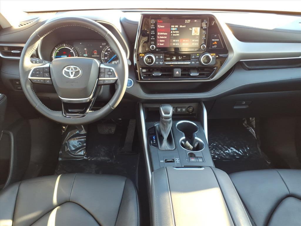 used 2021 Toyota Highlander Hybrid car, priced at $29,999