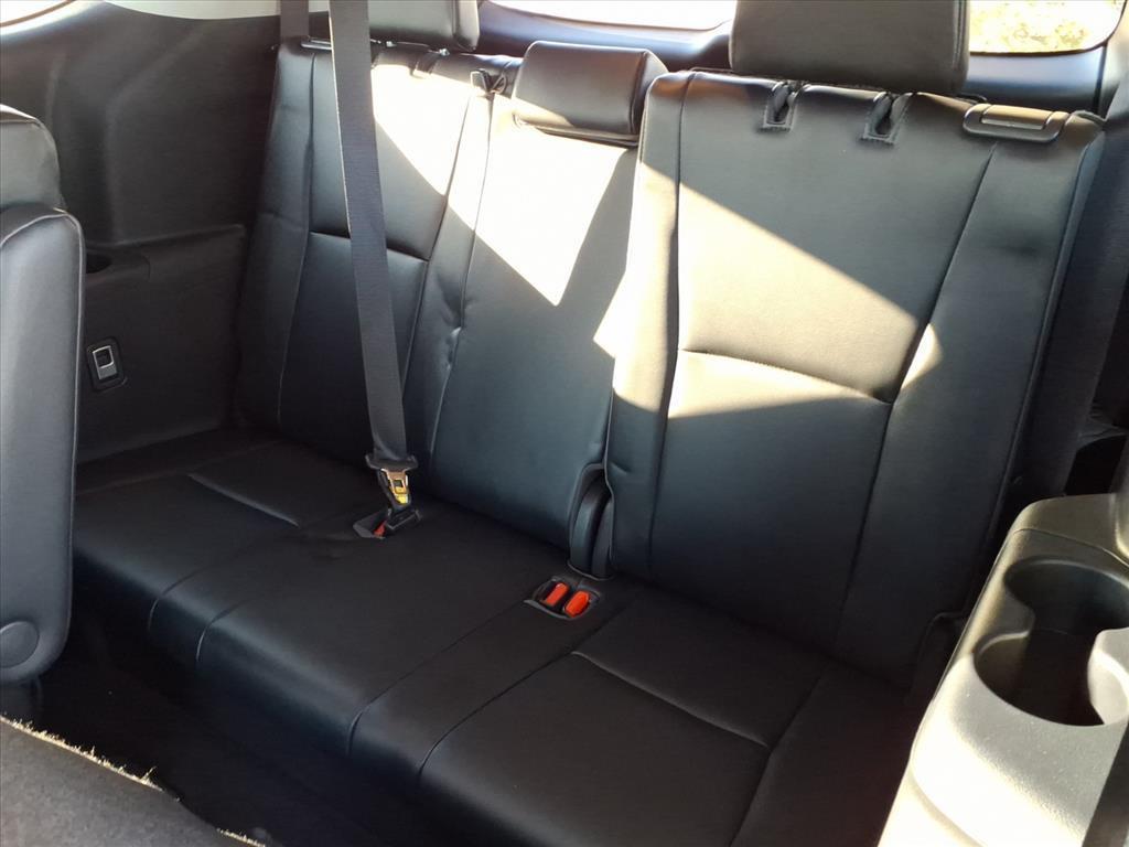 used 2021 Toyota Highlander Hybrid car, priced at $29,999