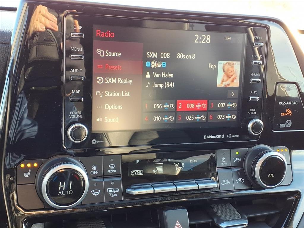 used 2021 Toyota Highlander Hybrid car, priced at $29,999