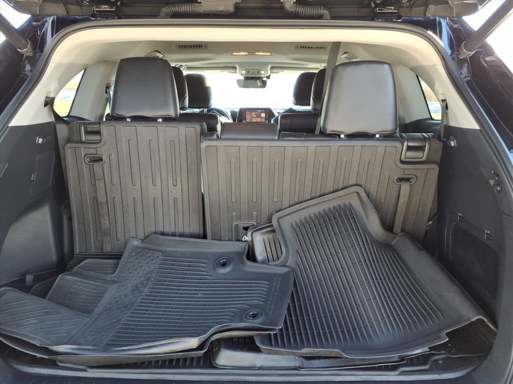 used 2021 Toyota Highlander Hybrid car, priced at $29,999