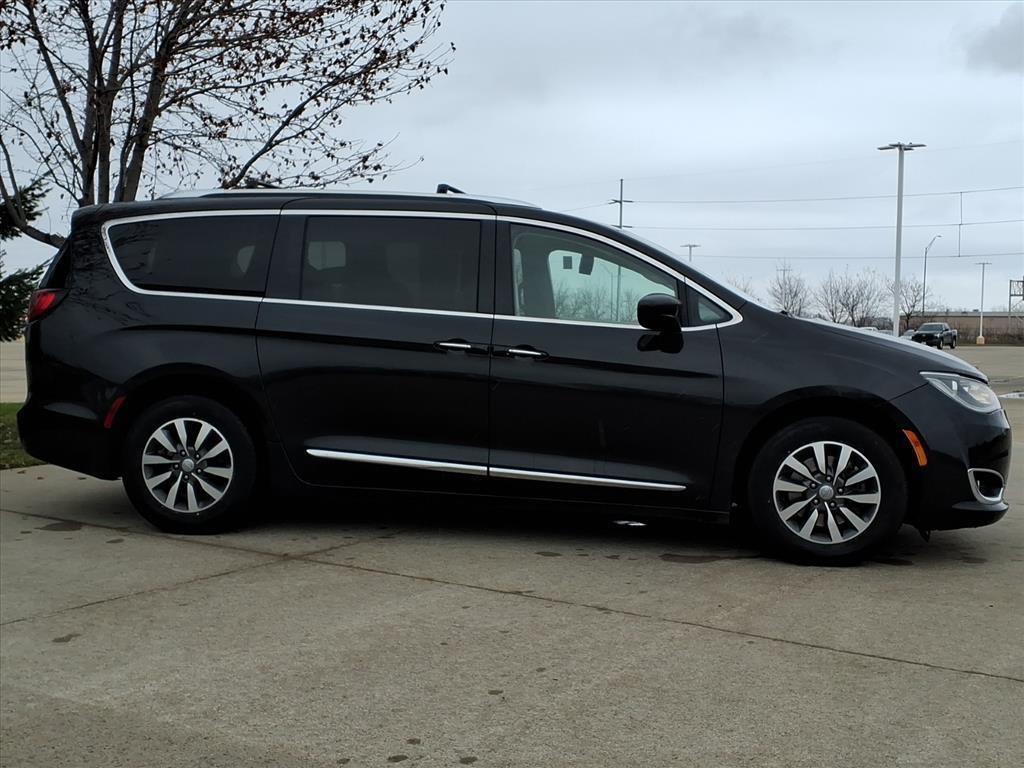 used 2020 Chrysler Pacifica car, priced at $18,999