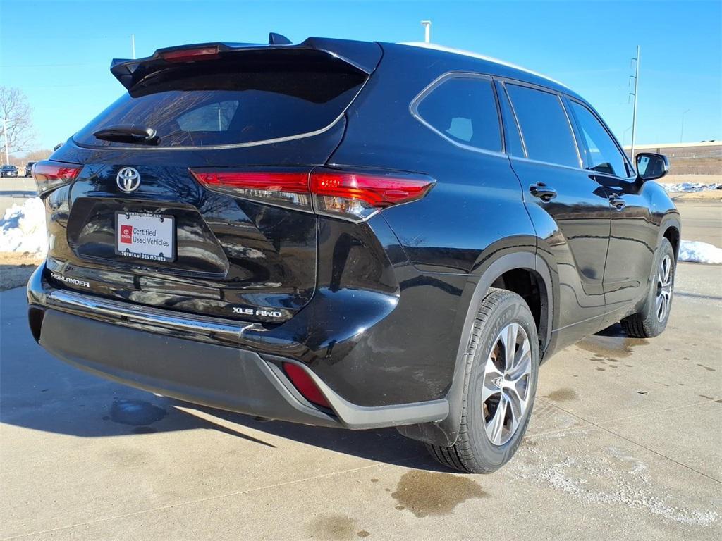 used 2022 Toyota Highlander car, priced at $37,999