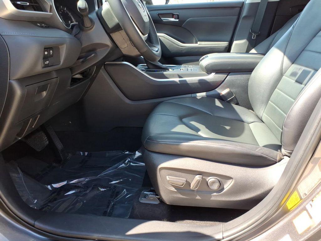 used 2023 Toyota Highlander car, priced at $41,999