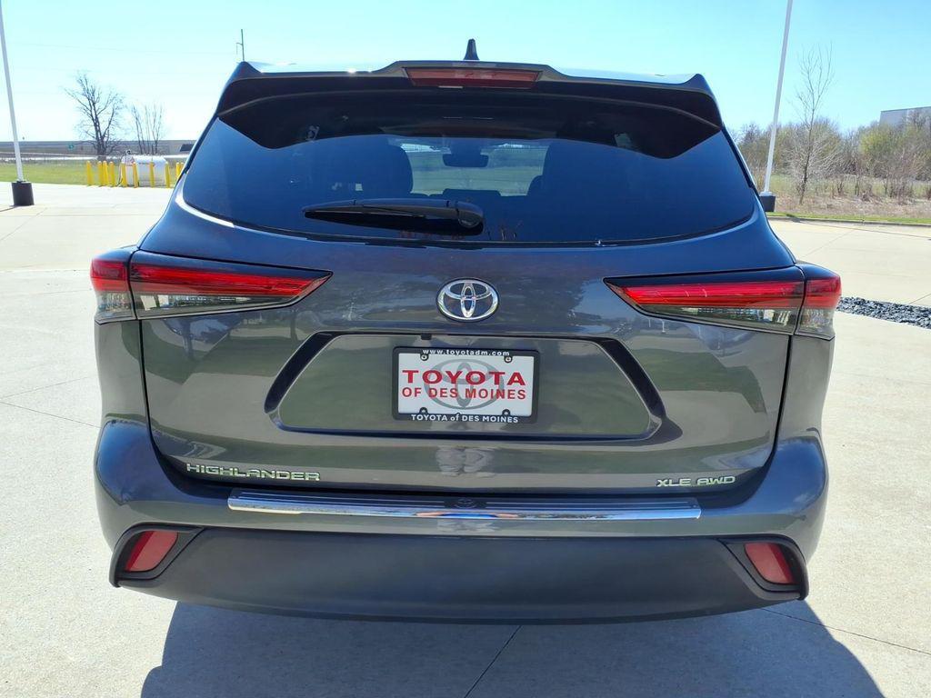 used 2023 Toyota Highlander car, priced at $41,999