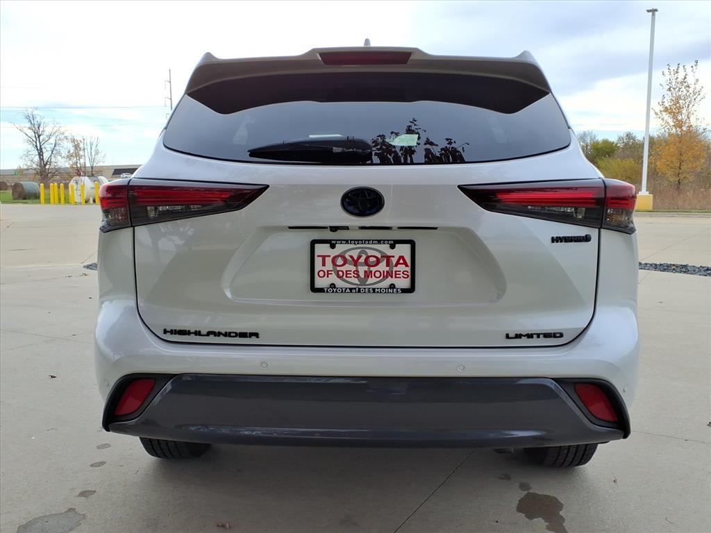used 2024 Toyota Highlander Hybrid car, priced at $46,999