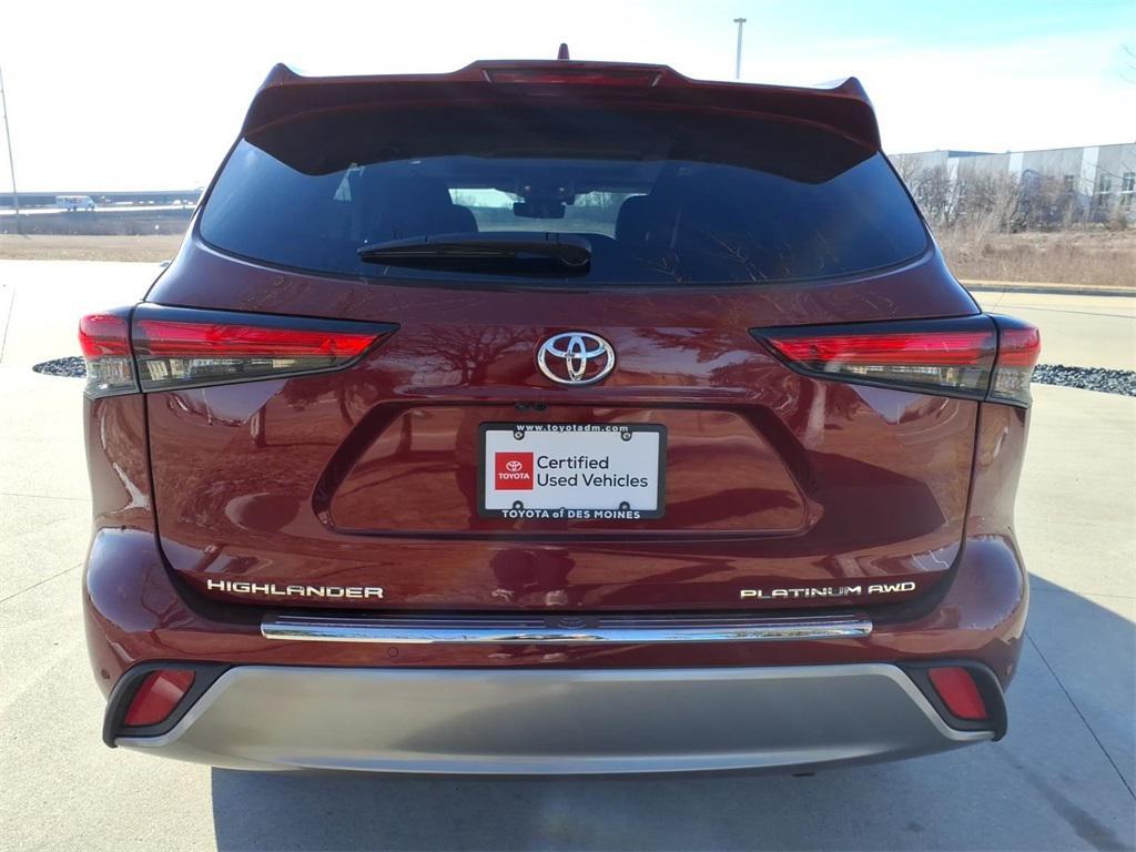 used 2021 Toyota Highlander car, priced at $37,999