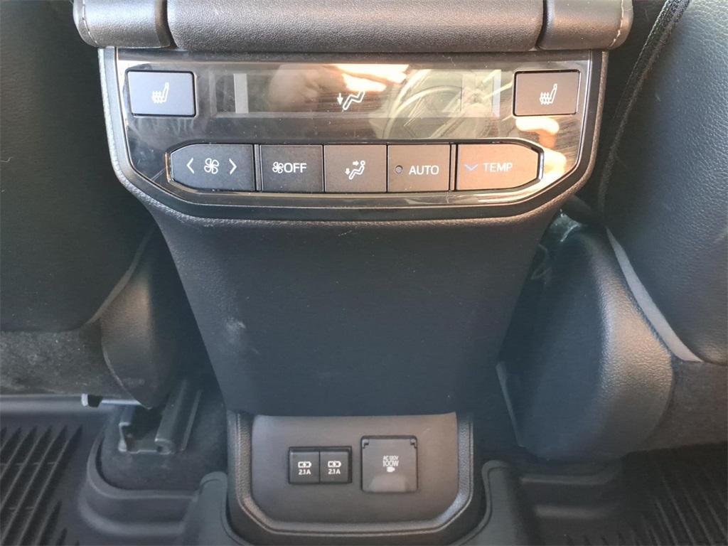 used 2021 Toyota Highlander car, priced at $37,999