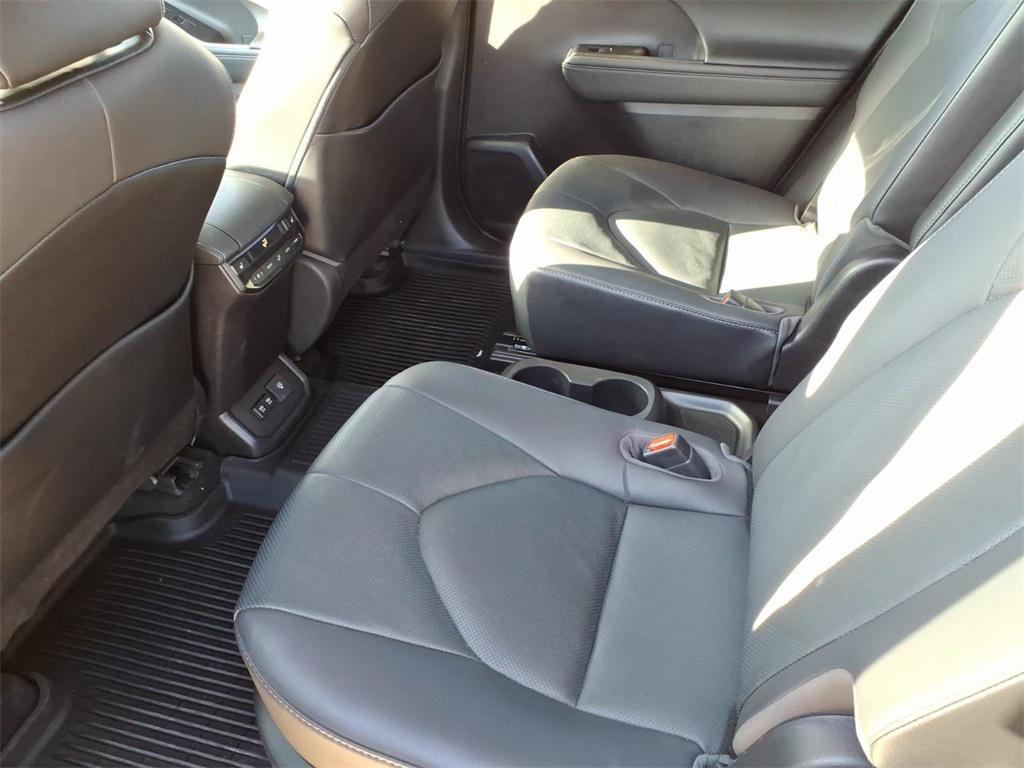 used 2021 Toyota Highlander car, priced at $37,999