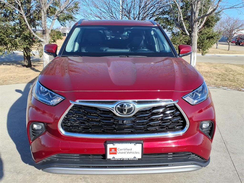 used 2021 Toyota Highlander car, priced at $37,999