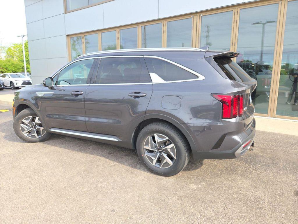 used 2022 Kia Sorento Hybrid car, priced at $18,700
