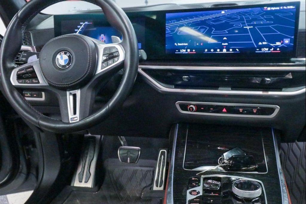 BMW X7 view 32